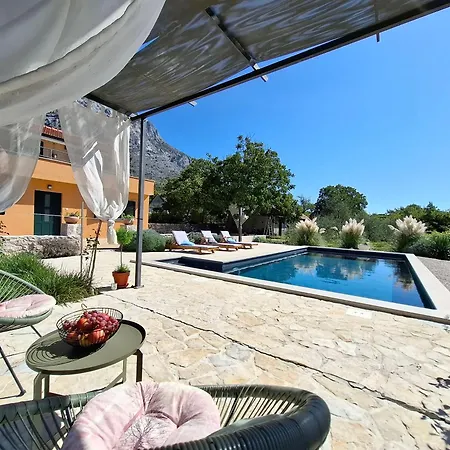 Vinka Villa *
